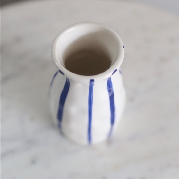 **SOLD**Ashland blue and white coastal vase - Picture 3 of 5